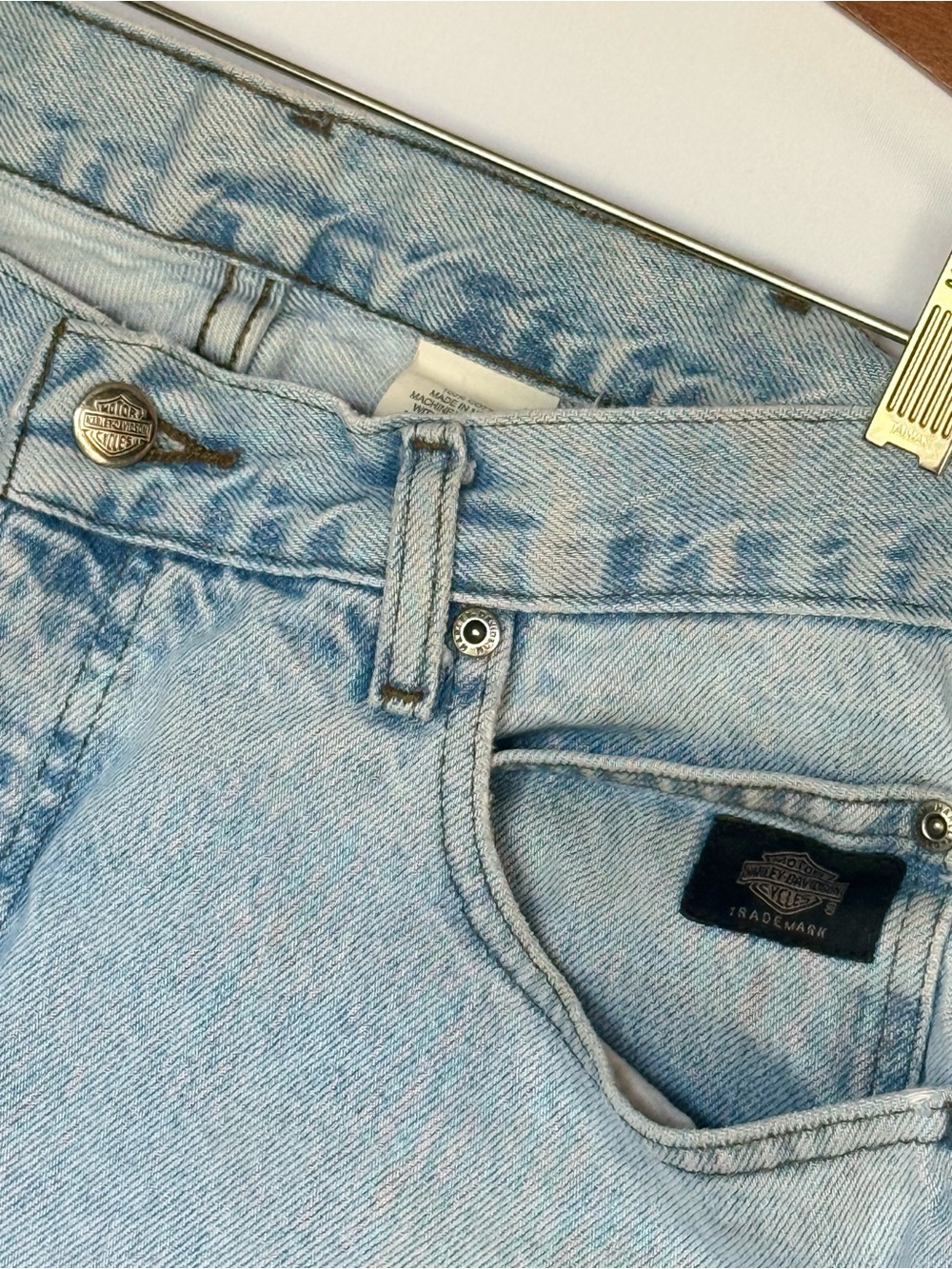 Harley-Davidson 36x30 Light Wash Blue Denim Jeans Distressed Y2K